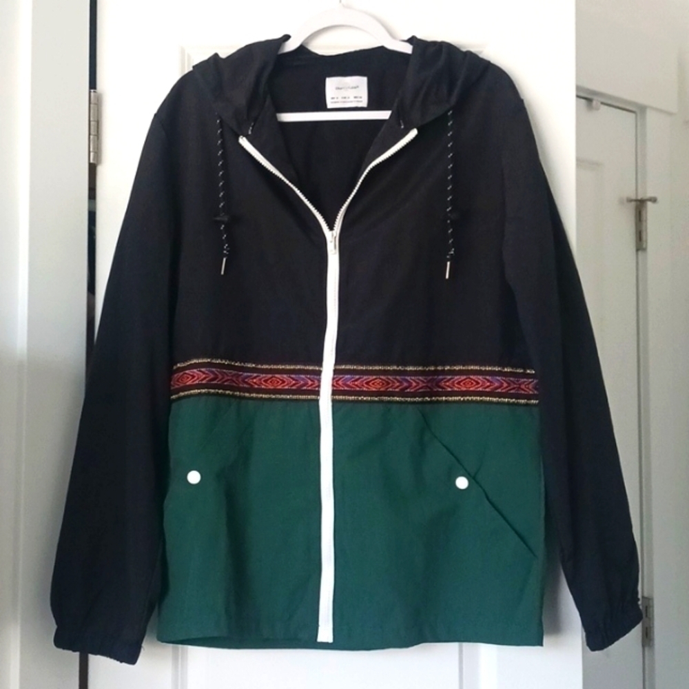 Craft + Flow Hooded Windbreaker